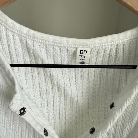 BP White Ribbed Button-Front Tank Top - Picture 3 of 4